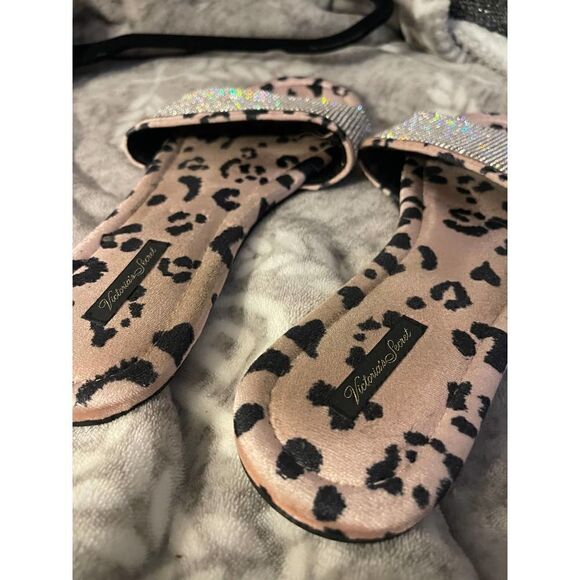 Nwt & bag Victorias secret VS rhinestone leopard slippers shoes - Picture 5 of 11